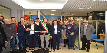 Inaugurata la nuova Delegazione di Torvaianica. Anagrafe, Ufficio Relazioni con il Pubblico e Punto informativo turistico. Grande novità lo Sportello Unico di Accesso per Tributi, Scuola e Sociale