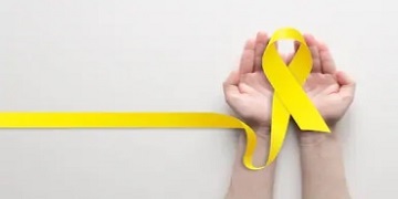 Informazione e sensibilizzazione sull’endometriosi. Pomezia illumina di giallo la Torre civica per tutto il mese di marzo