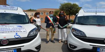 Trasporto pubblico a domicilio per disabili e anziani, consegnati i nuovi mezzi al Comune di Pomezia