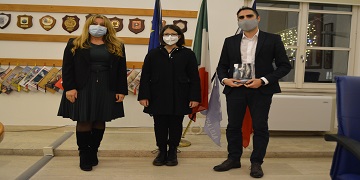 Il Sindaco accoglie la giovane scrittrice Raffaella Cecchini