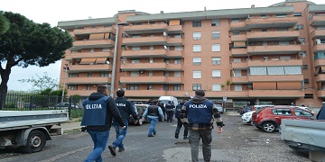 Operazione di contrasto alle occupazioni abusive in via Fellini, le precisazioni del Sindaco Adriano Zuccalà